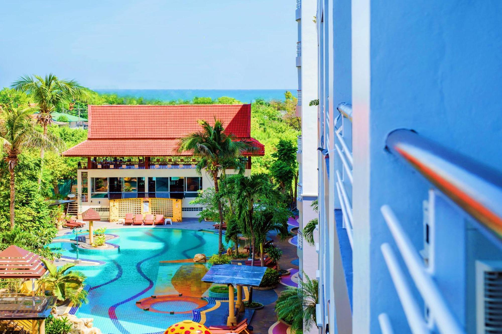Апартаменты Hua Hin First - Happy Rent Экстерьер фото