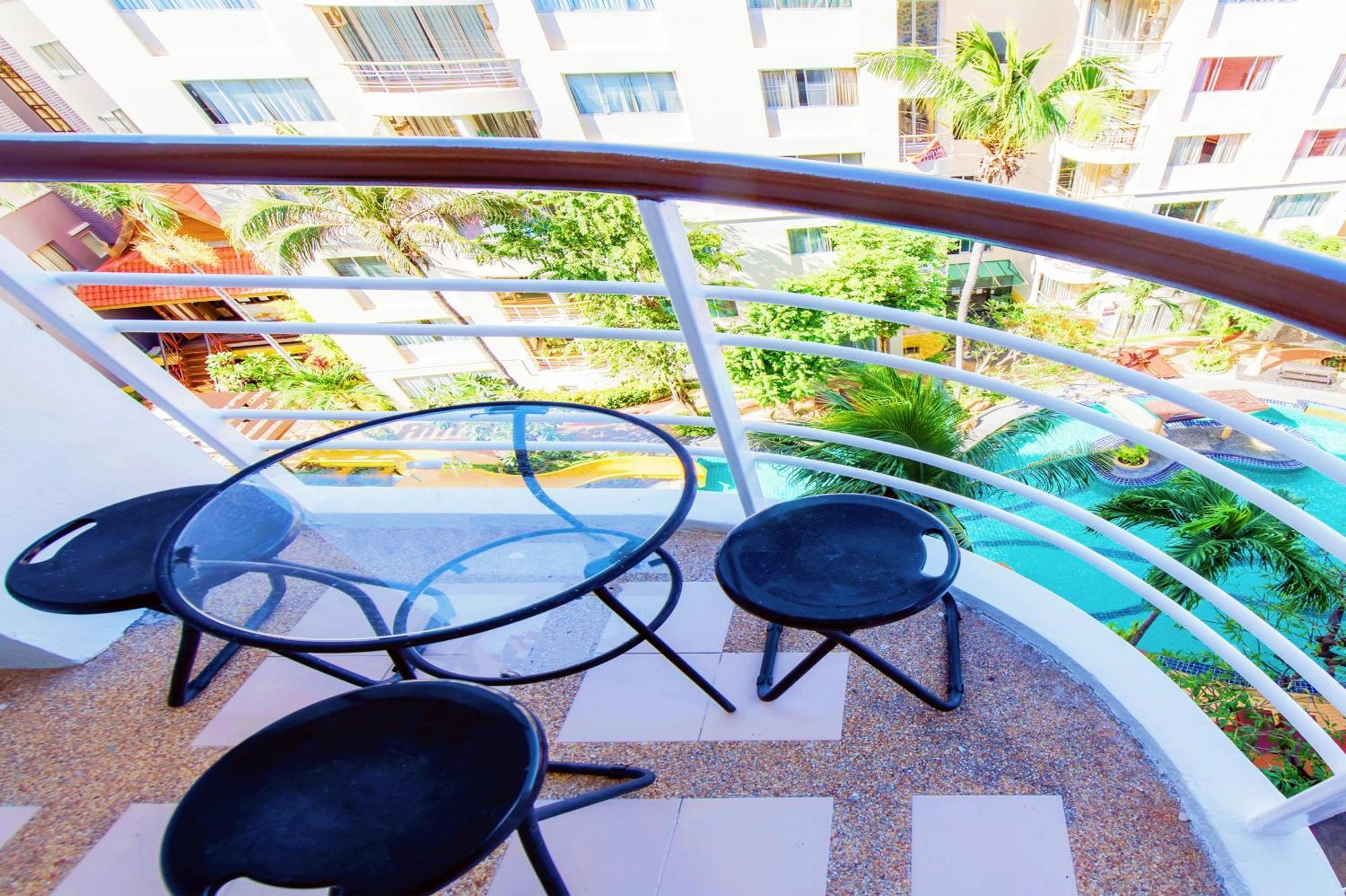 Апартаменты Hua Hin First - Happy Rent Номер фото